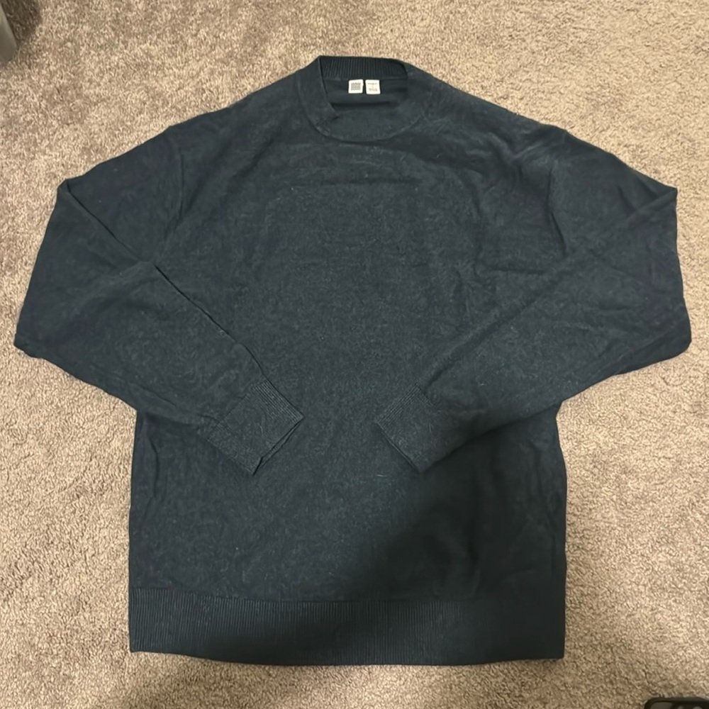 Uniqlo U 100% Wool Green Sweater Size Large